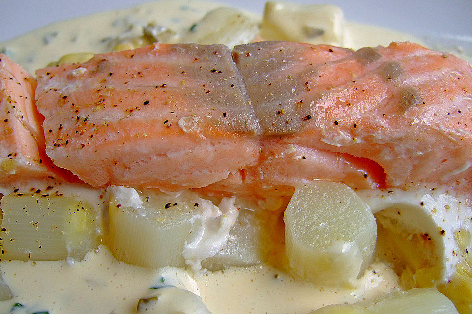 Lachs auf Spargel