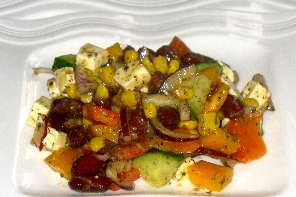 Bunter Salat mit Feta