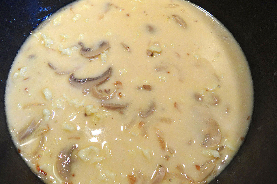 Kässpätzlesuppe mit Champignons