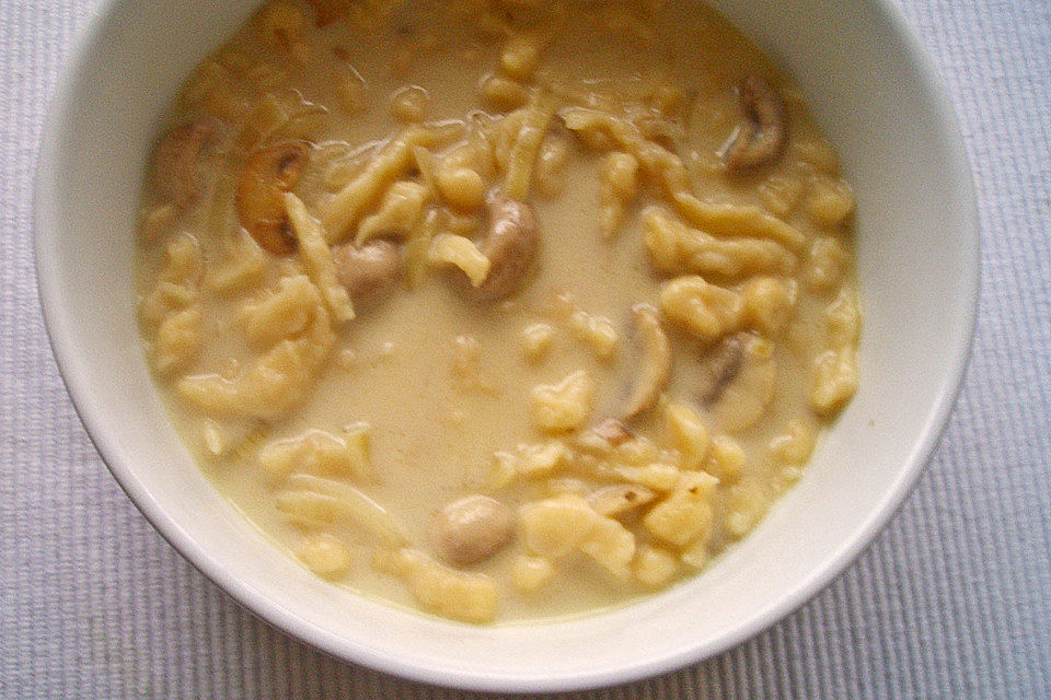 Kässpätzlesuppe mit Champignons