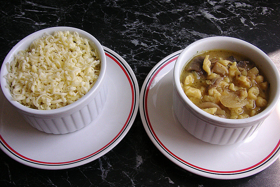 Kässpätzlesuppe mit Champignons