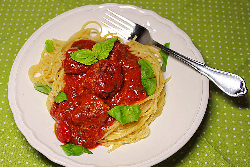 Neapolitanische Fleischbällchen in Tomatensauce