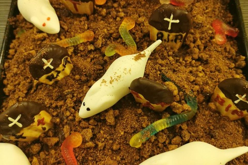 Halloween Zombiegrab-Kuchen