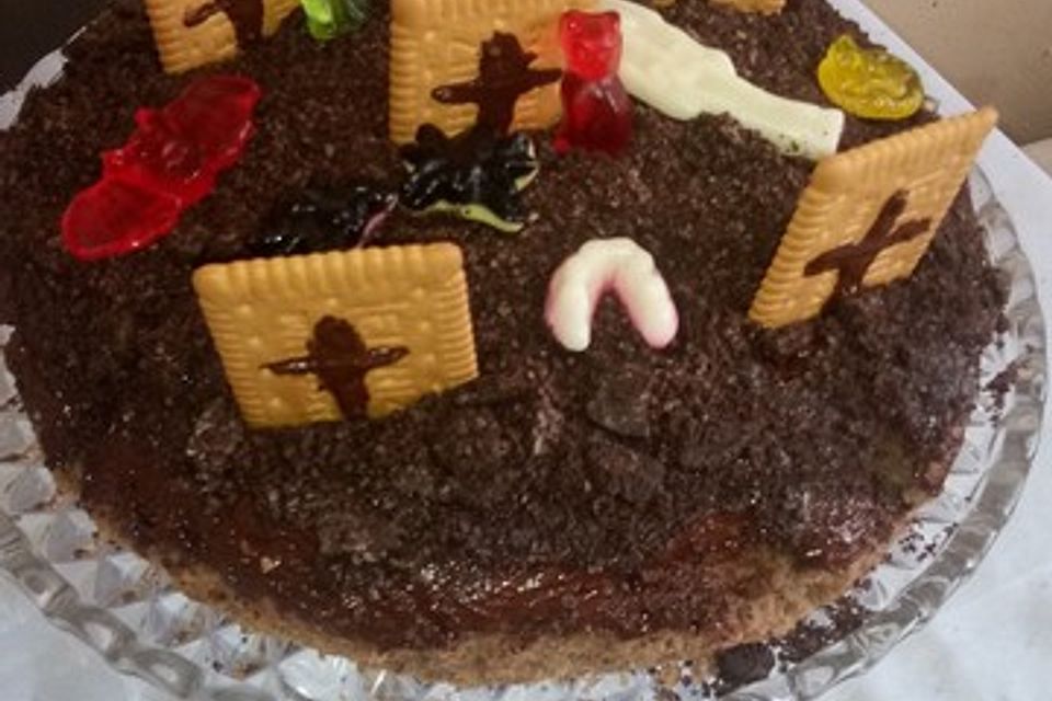 Halloween Zombiegrab-Kuchen