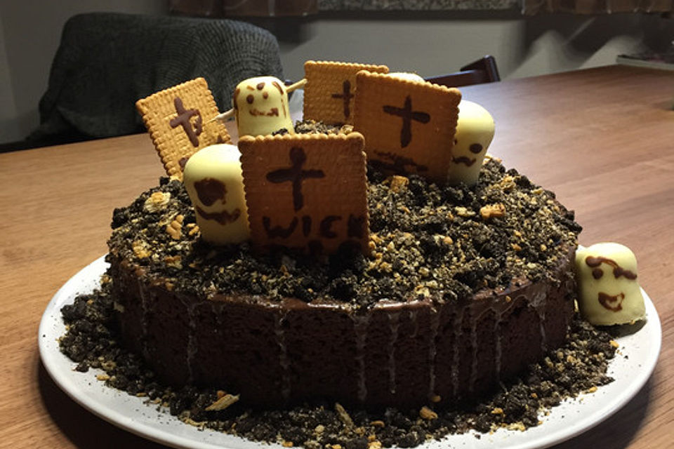 Halloween Zombiegrab-Kuchen