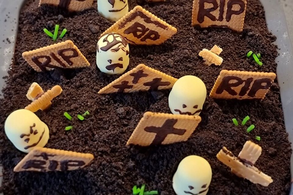 Halloween Zombiegrab-Kuchen