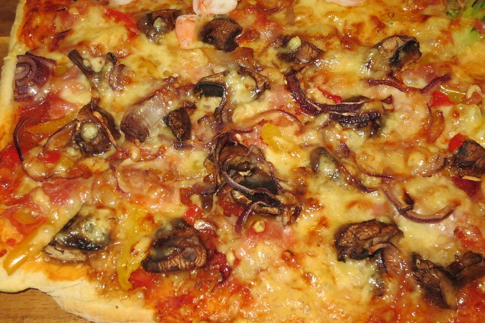 Mozzarella-Champignon Pizza