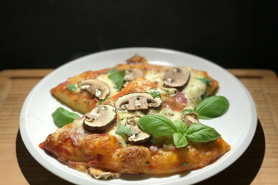 Mozzarella-Champignon Pizza