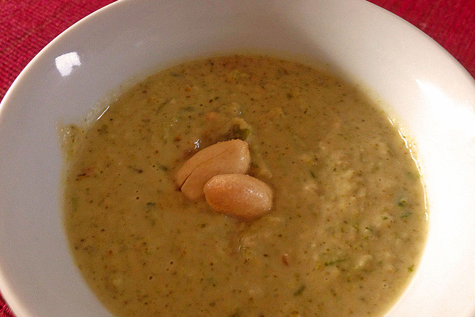 Brokkoli - Erdnusssuppe