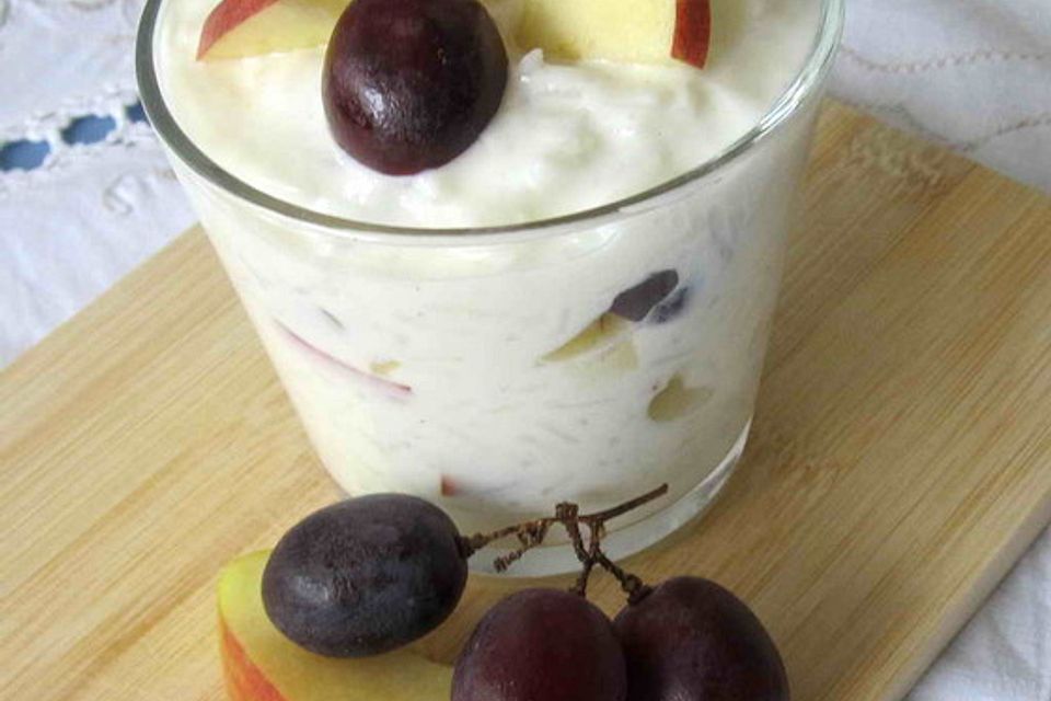 Obstsalat mit Kokosquark