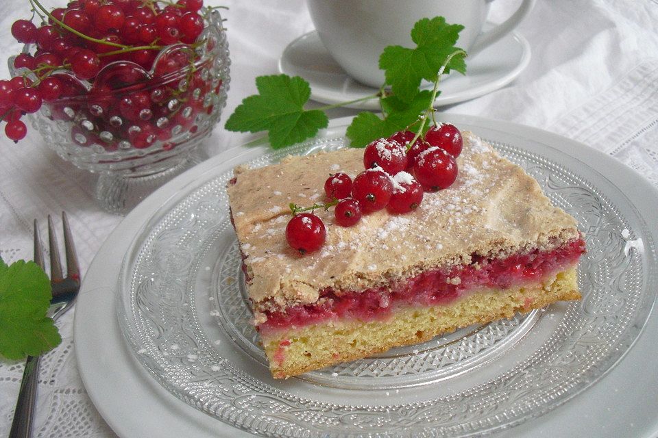 Johannisbeer-Baiser-Kuchen