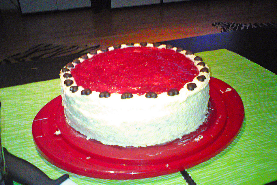 Himbeer-Vanillebuttercreme-Torte