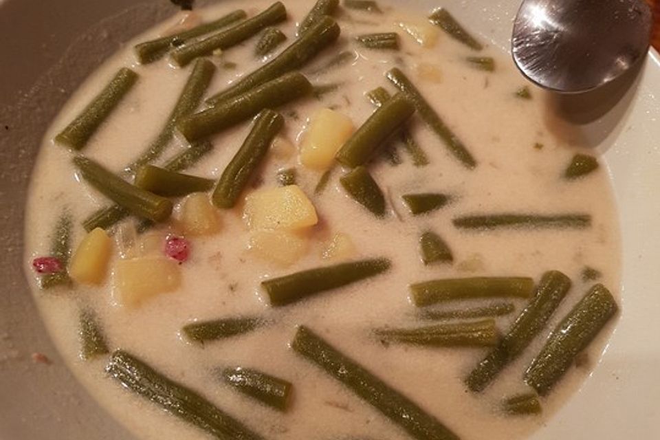 Saarländische Bohnensuppe