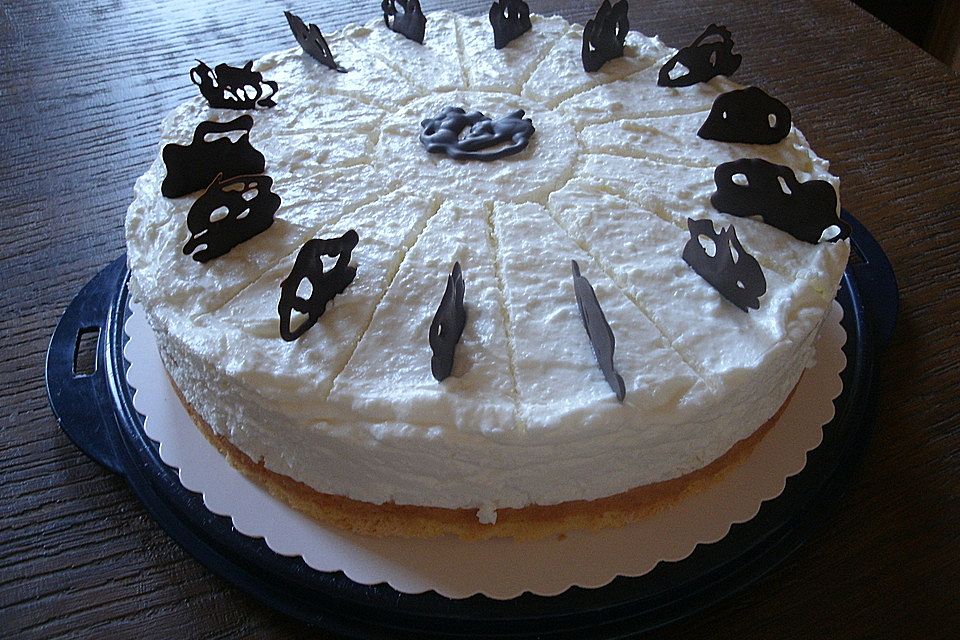 Käsesahnetorte mit Aprikosen