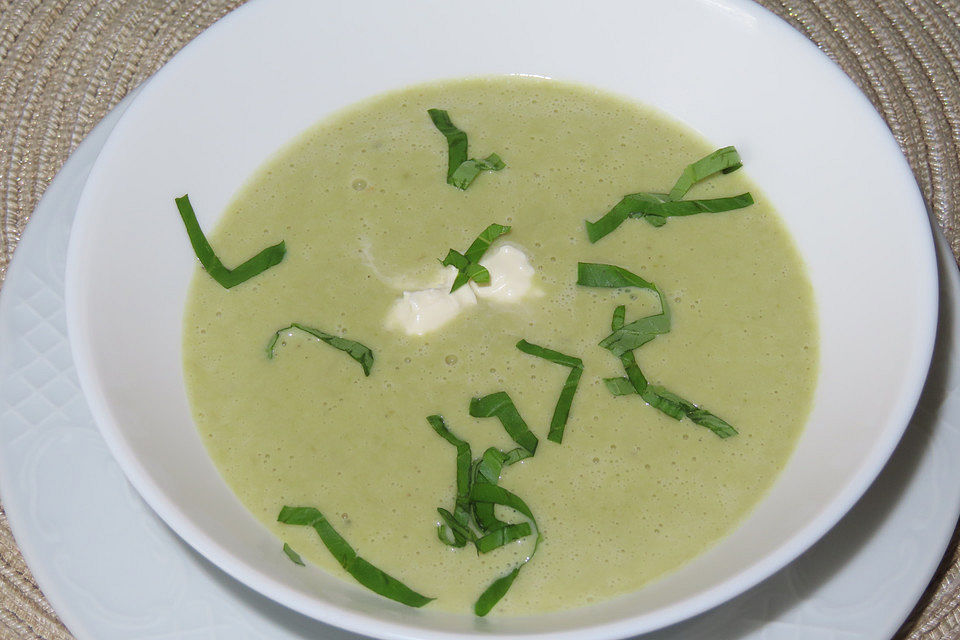 Spargelcremesuppe à la Vichy