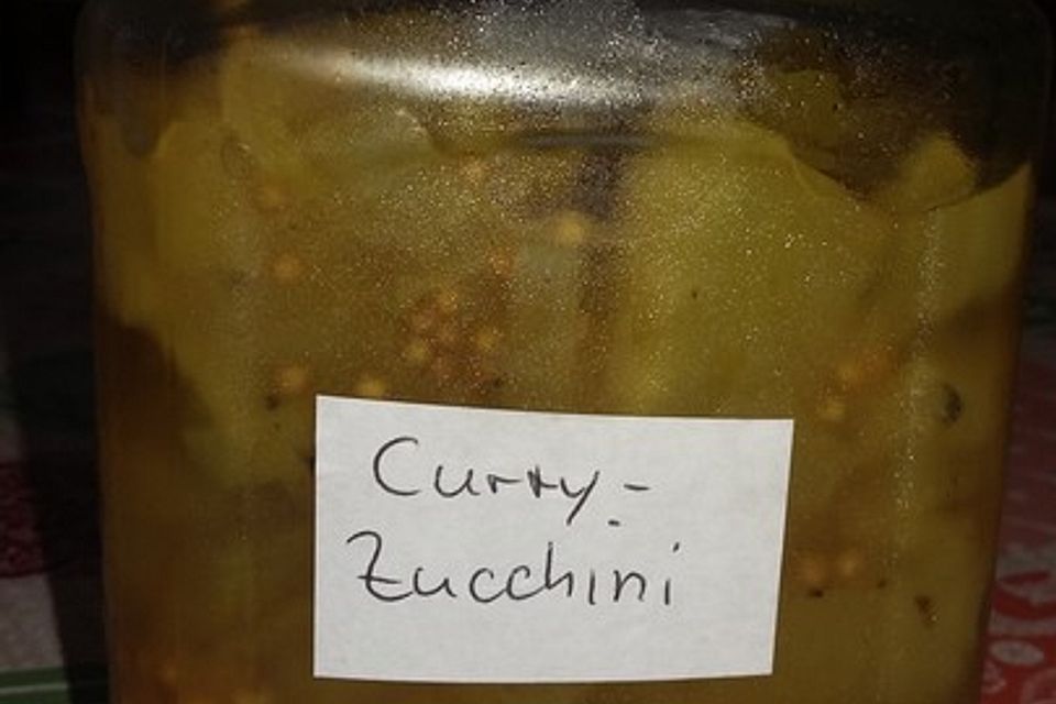 Eingelegte Curry - Zucchini