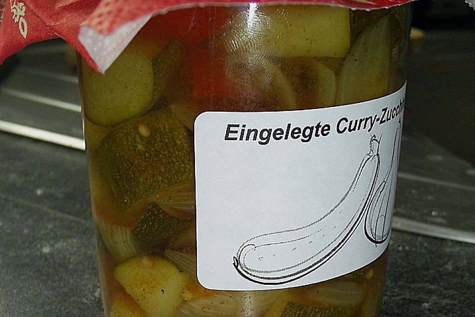 Eingelegte Curry - Zucchini