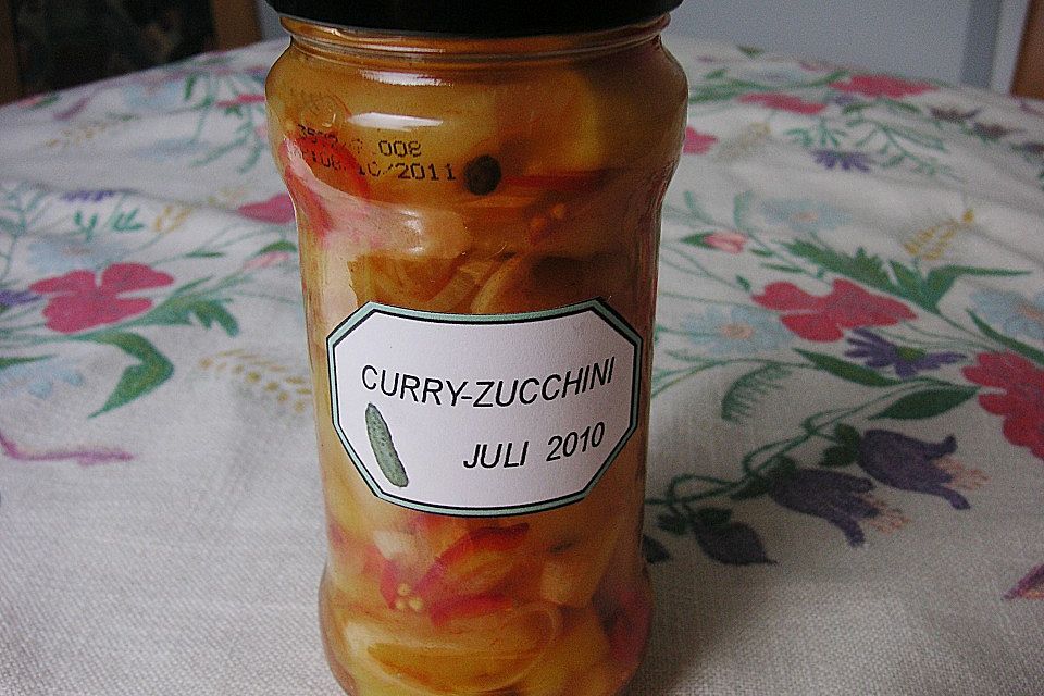 Eingelegte Curry - Zucchini