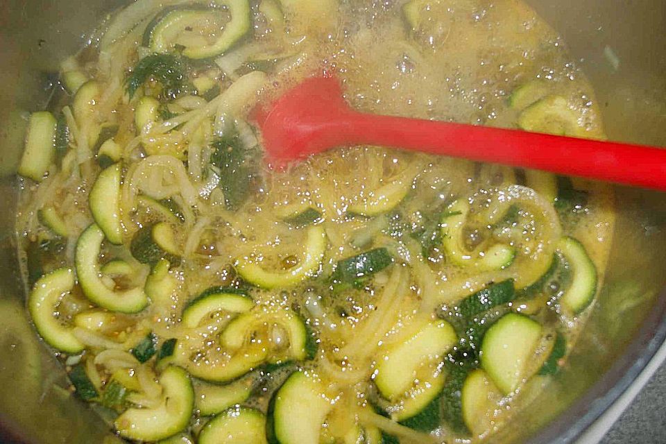 Eingelegte Curry - Zucchini