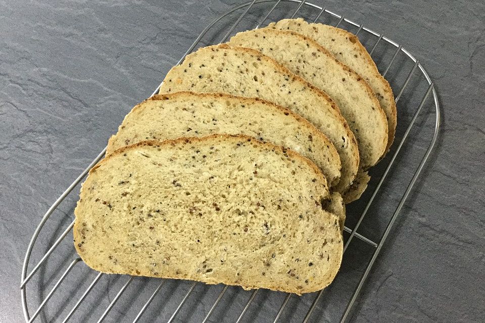 Weizenvollkornbrot mit Quinoa