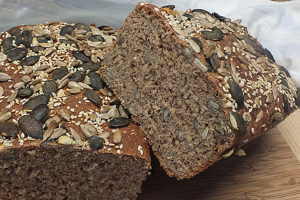 Weizenvollkornbrot mit Quinoa