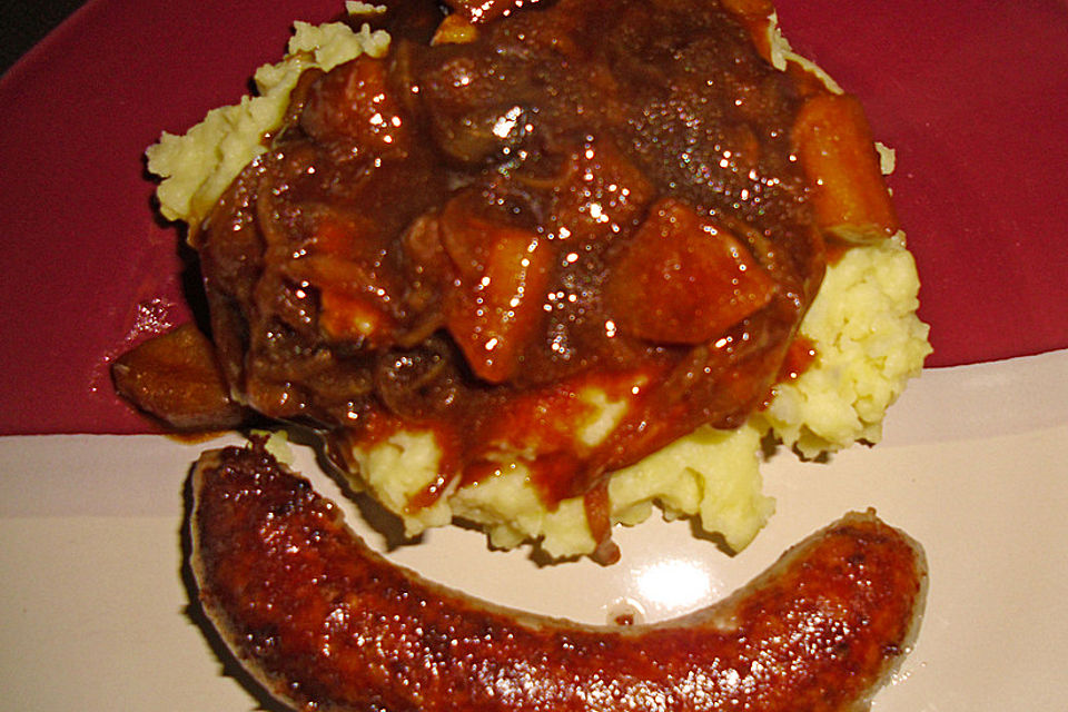 Bratwurst mit Apfel-Zwiebelsauce