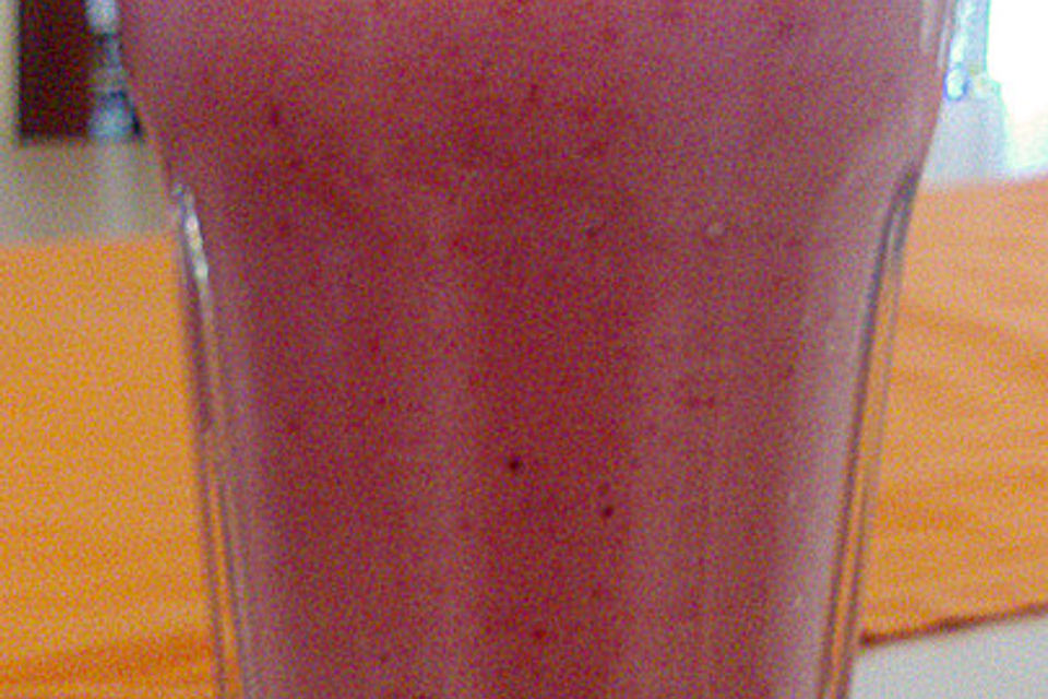 Ananas-Erdbeer-Smoothie