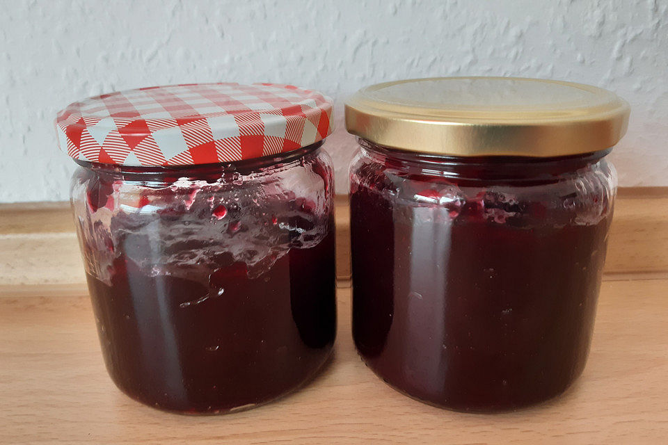 Kirschmarmelade mit weißer Schokolade