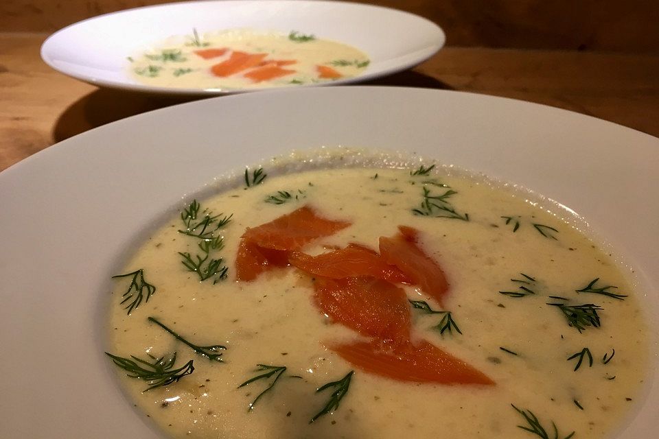 Feine Kartoffelsuppe mit Lachs