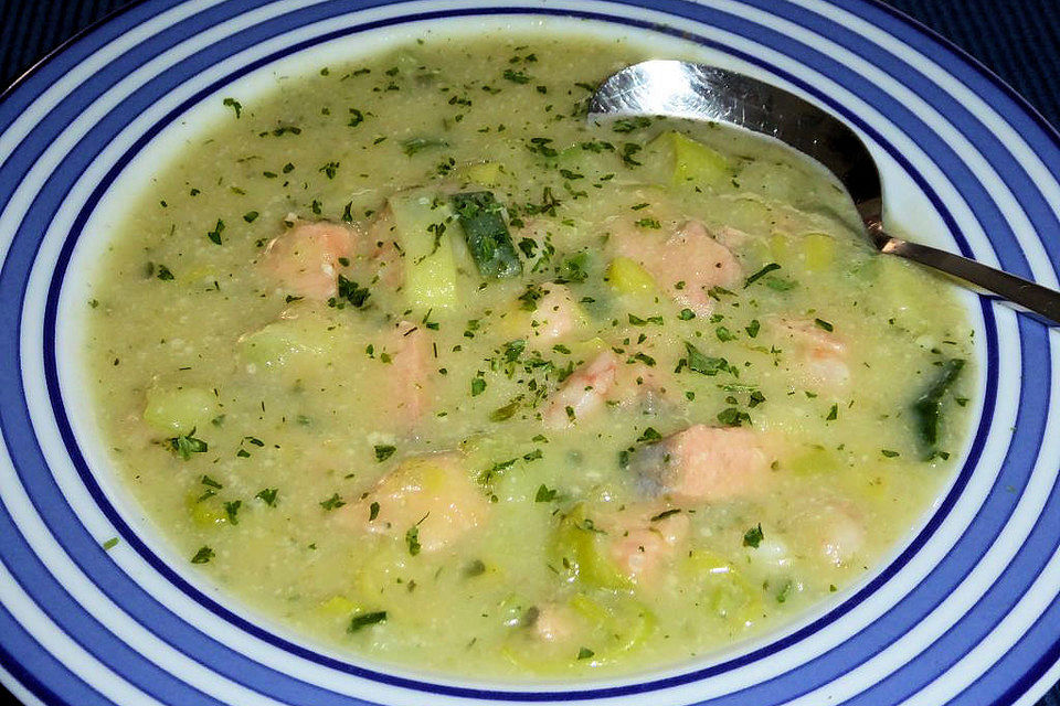 Feine Kartoffelsuppe mit Lachs