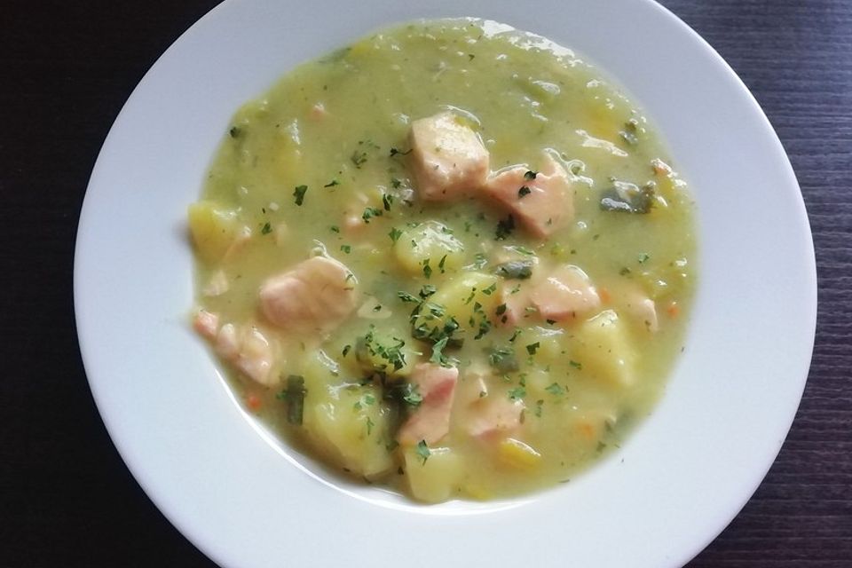 Feine Kartoffelsuppe mit Lachs