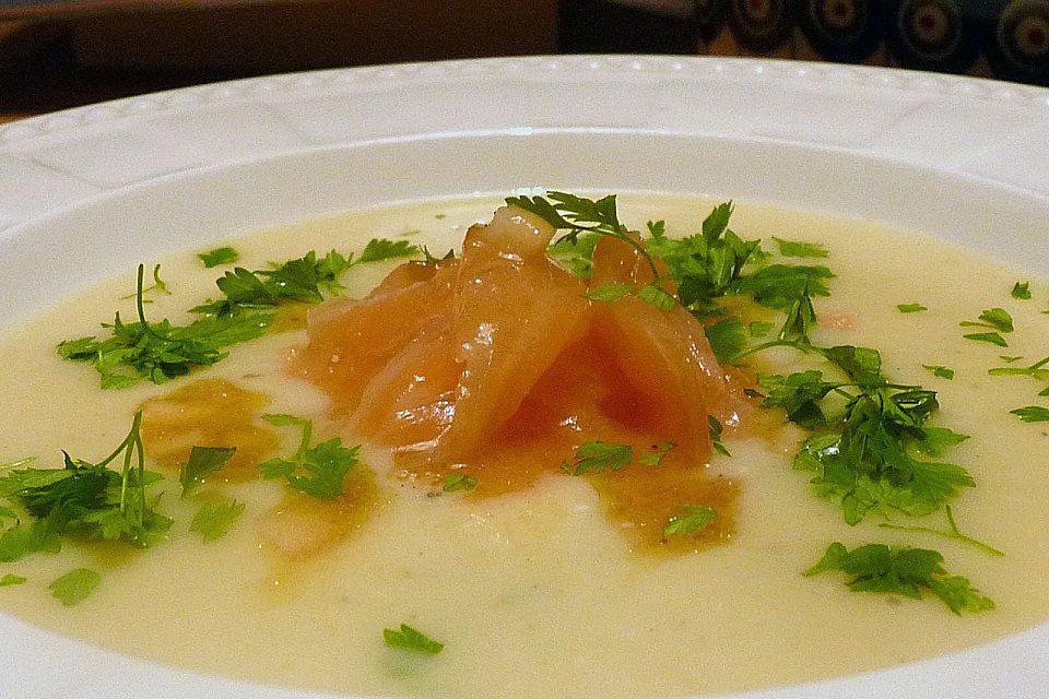 Feine Kartoffelsuppe mit Lachs