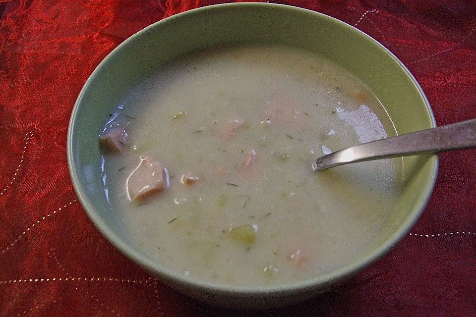 Feine Kartoffelsuppe mit Lachs