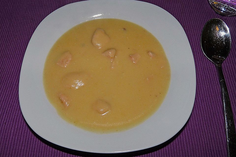 Feine Kartoffelsuppe mit Lachs