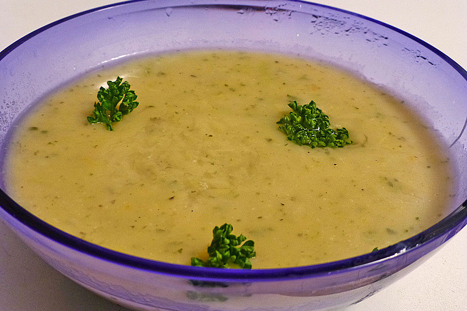 Feine Kartoffelsuppe mit Lachs