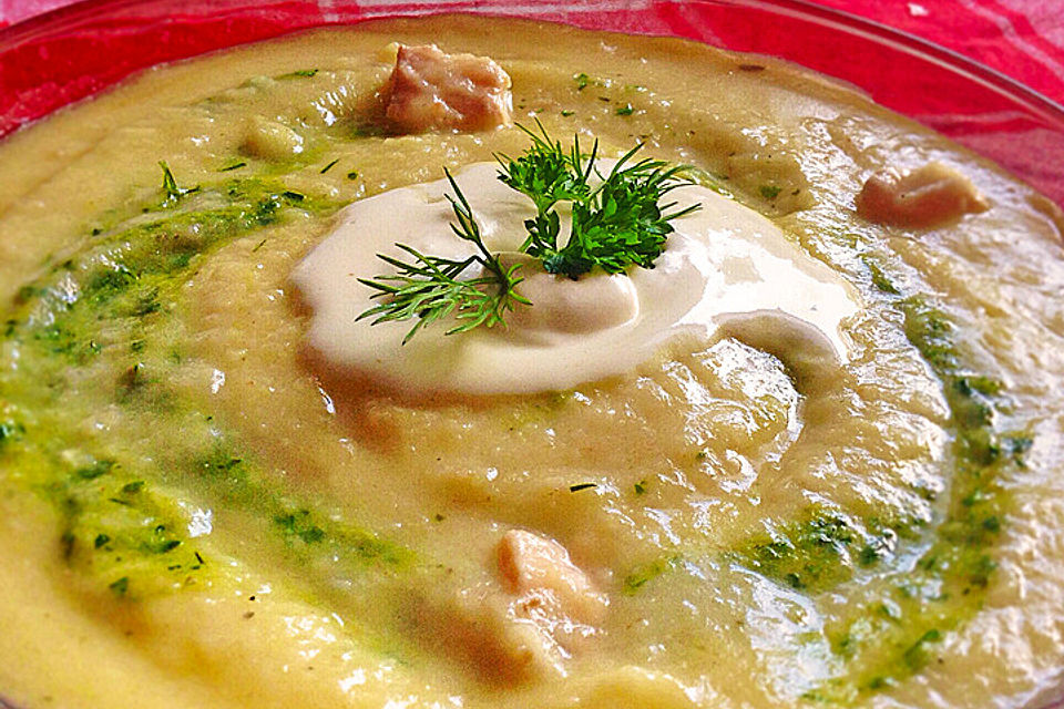 Feine Kartoffelsuppe mit Lachs