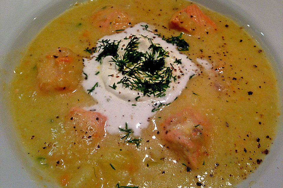 Feine Kartoffelsuppe mit Lachs