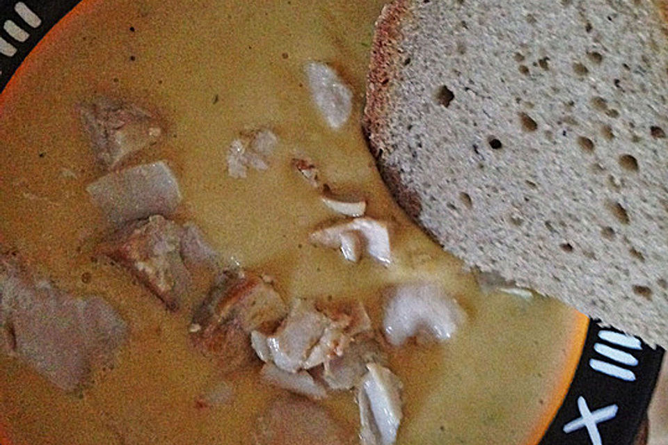 Feine Kartoffelsuppe mit Lachs