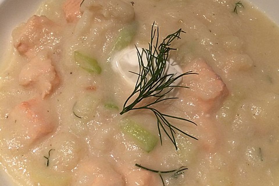 Feine Kartoffelsuppe mit Lachs