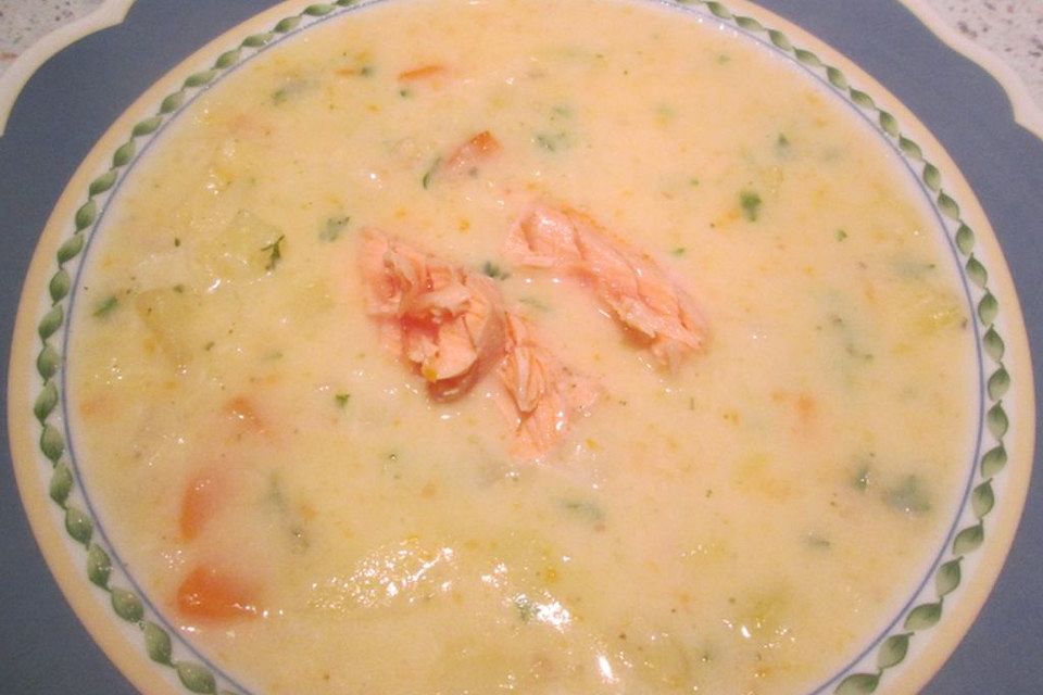 Feine Kartoffelsuppe mit Lachs