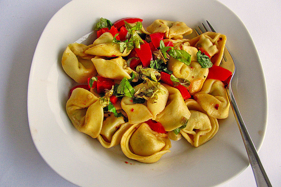 Pikante Pfannentortellini mit Limettenaroma