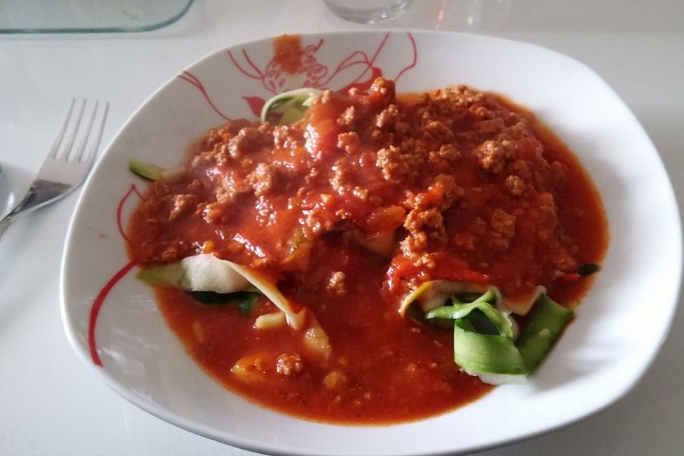 Zucchinispaghetti mit Bolognese