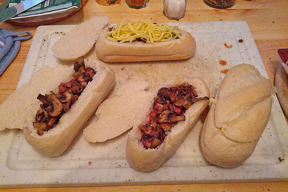 Baguettes mit Champignonfüllung