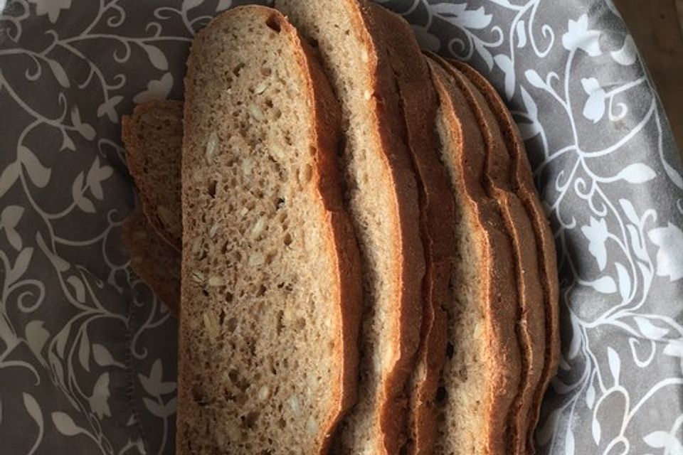 Einfaches Dinkel-Weizen Vollkornbrot