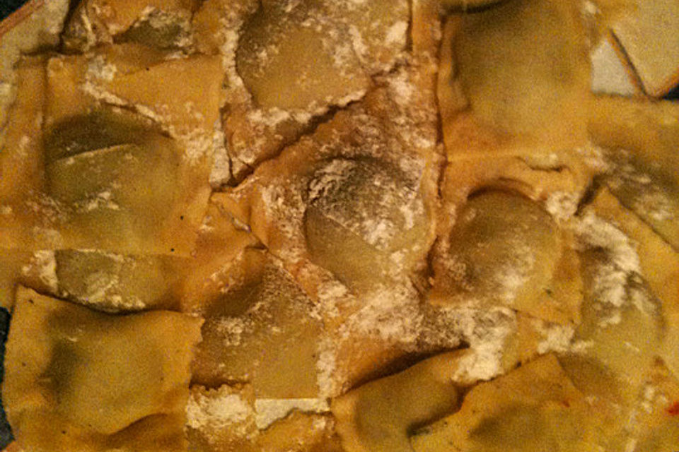 Ravioli mit Brokkolifüllung