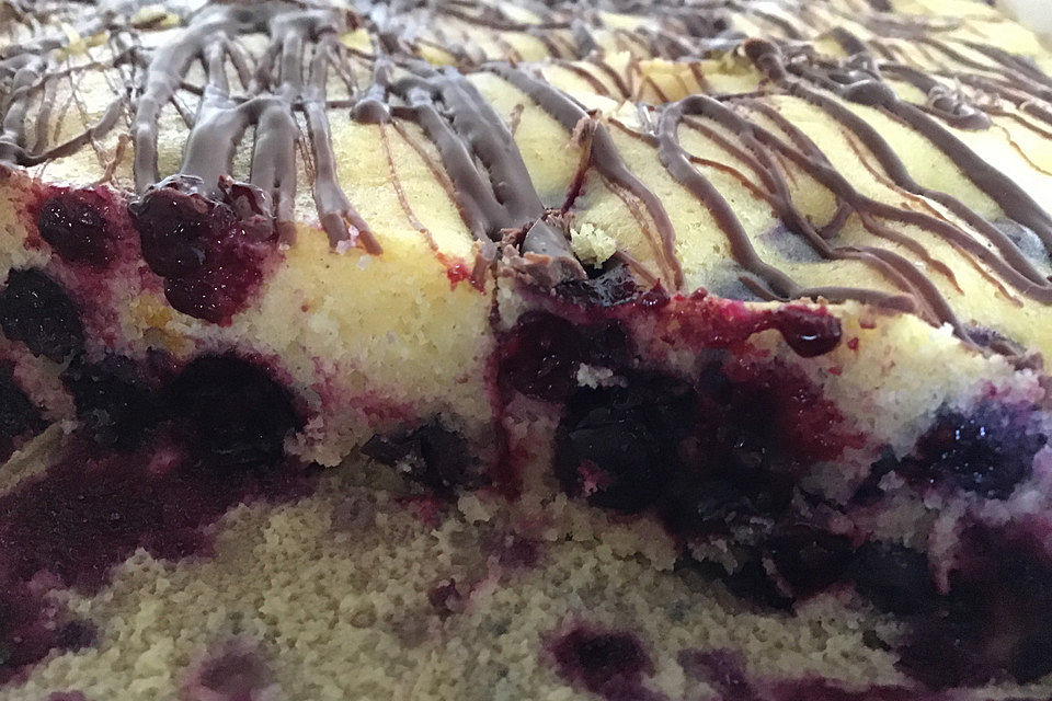 Schneller Beerenkuchen oder Obstkuchen