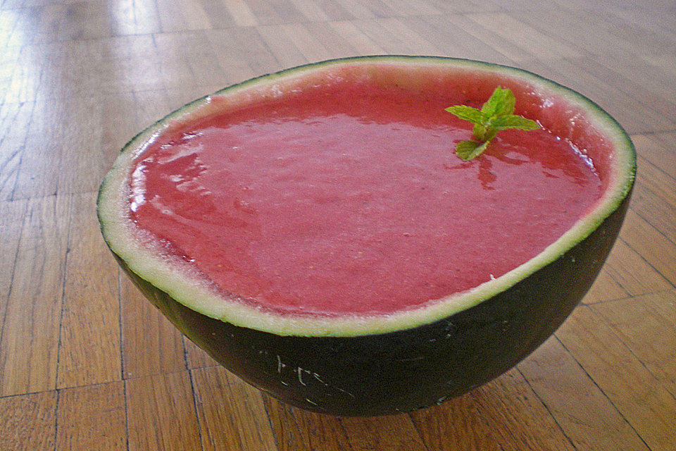 Geeiste Erdbeer-Melonen-Gazpacho