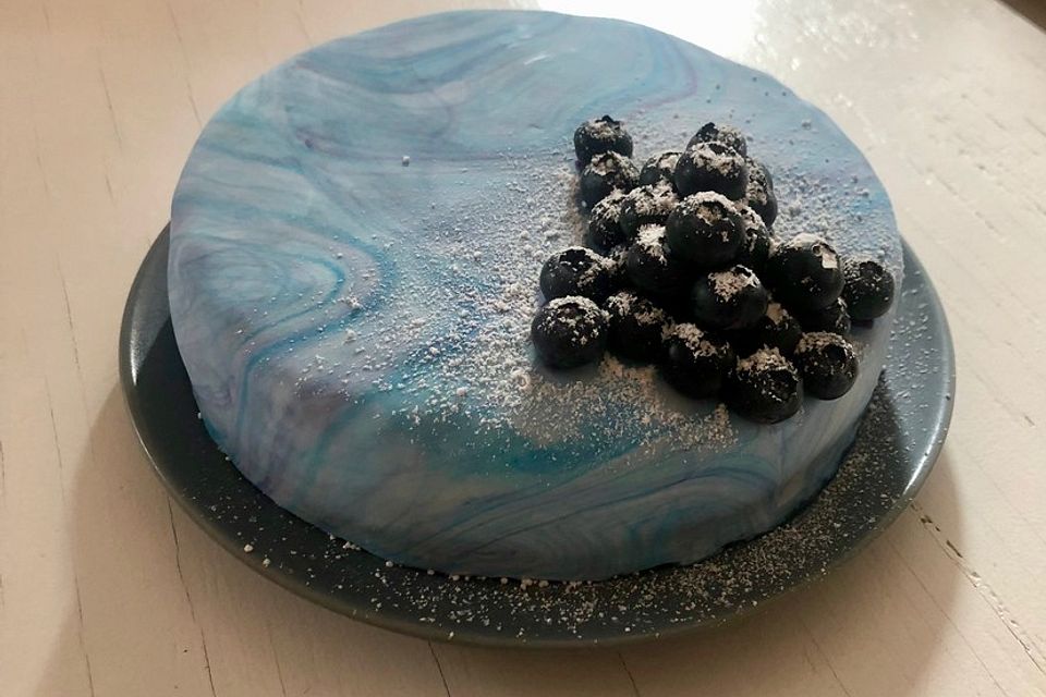 Blaubeertorte mit raffiniertem Schokoboden