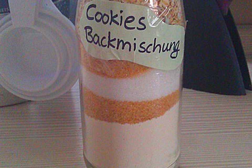 Bunte Cookies als Backmischung