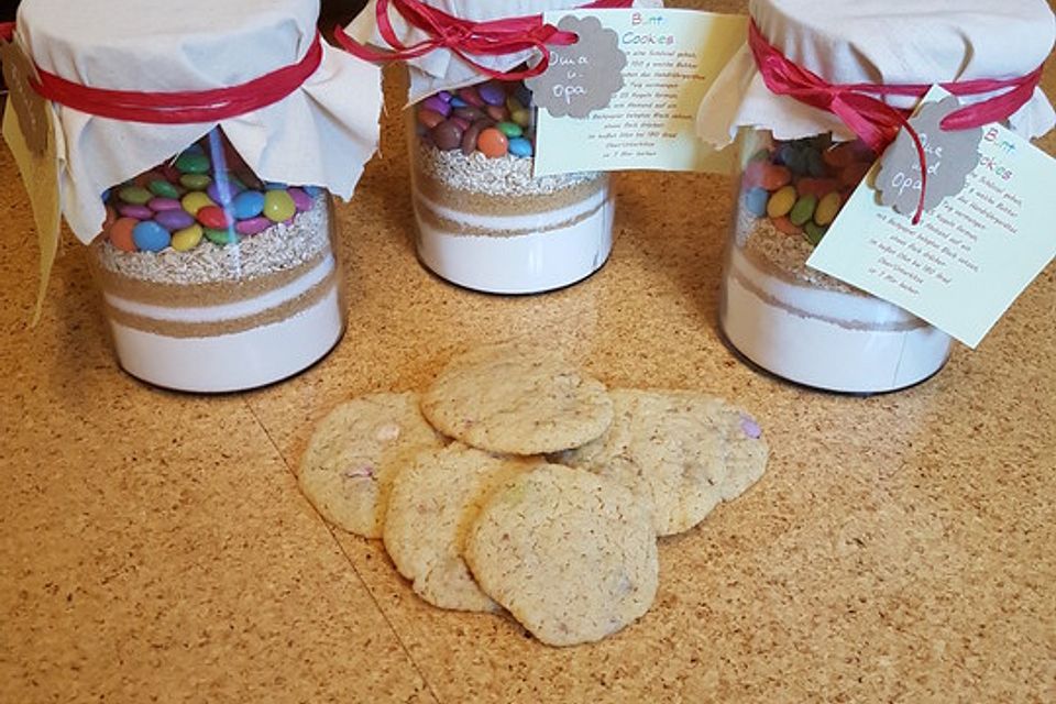 Bunte Cookies als Backmischung